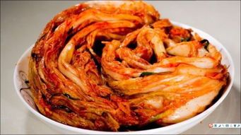韩国泡菜简单的做法,韩国的辣白菜怎么腌制才正宗呀？需要哪些配料呢。
