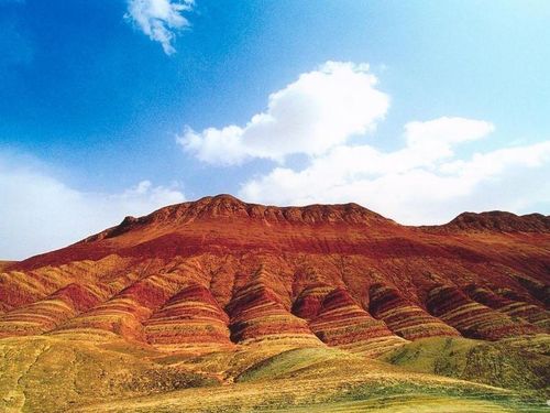 红色石峰之美：丹霞山旅游攻略大揭秘