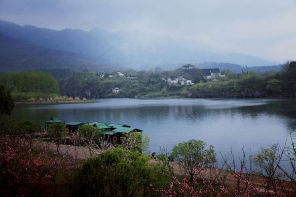 秘境揭秘：探访桃花潭、中国鳄鱼湖和查济古村，揭开宣城的神秘面纱