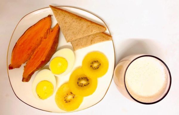 健康减肥新选择：含丰富蛋白质的早餐告别长胖困扰