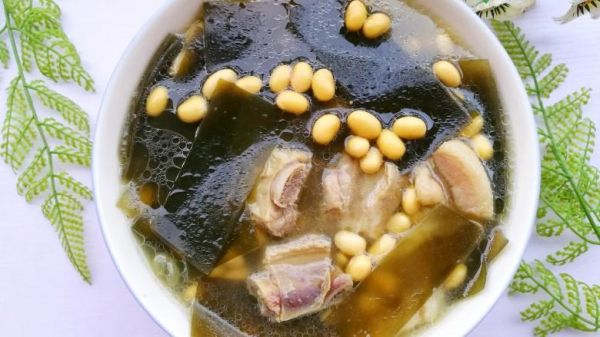 海带黄豆汤营养丰富，女性养生的首选佳品