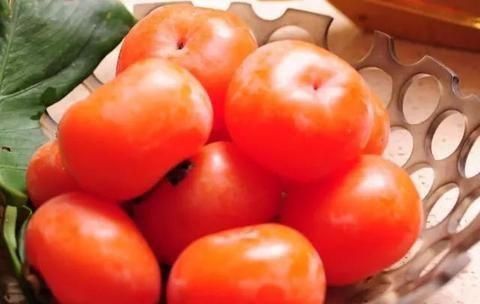 柿子的营养价值与功效大揭秘，润肺止血护甲状腺