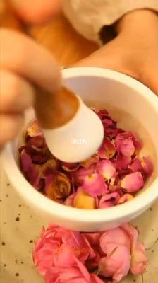 芬芳魅力大揭秘：制作玫瑰香精完整步骤与配方分享！