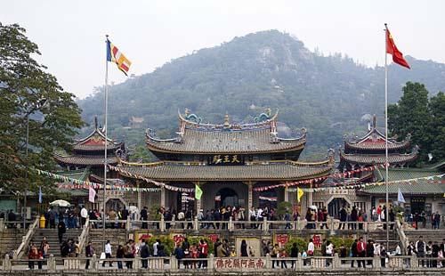 中国有哪些名声显赫的寺院+寺院的文化和建筑